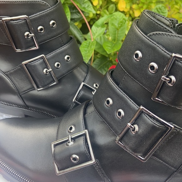 ☔️ New Blondo Black Leather Combat Booties WATERPROOF ☔️ - Picture 12 of 16